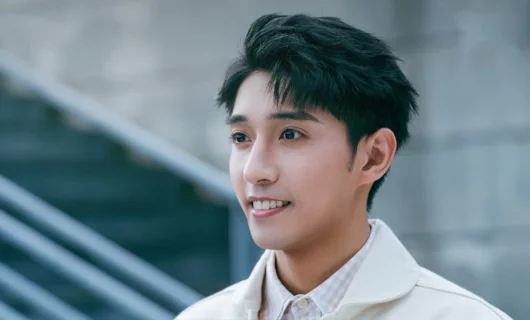 Дорама Его история 5: Любовь в будущем 5 серия