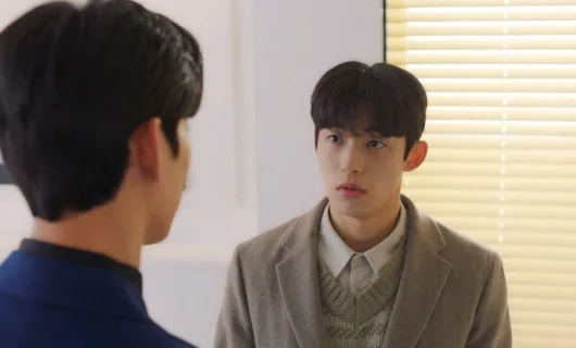 Дорама Режиссёр, который покупает мне ужин 1 серия