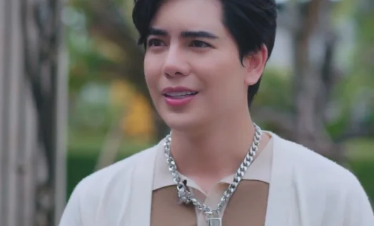 Лакорн Красивые богатые придурки 2 серия