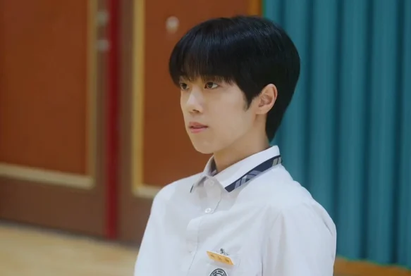 Кадр к 1 серии «Пятно на сердце»