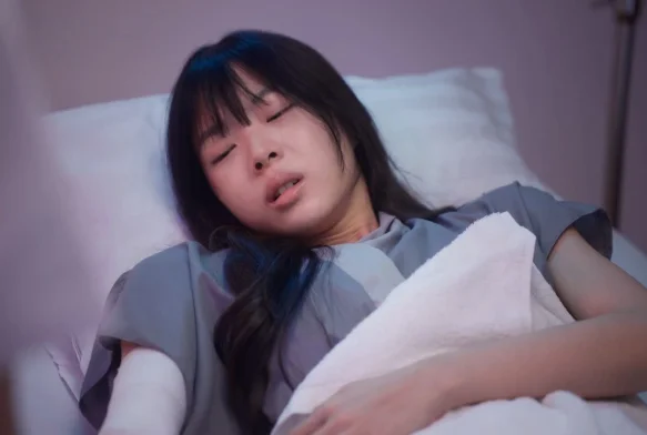 Кадр к 1 серии «Обратно со мной»