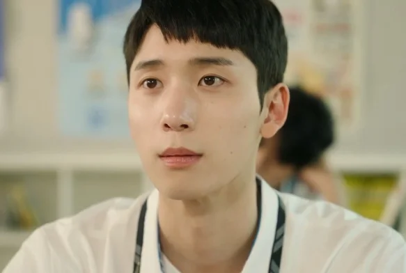 Кадр к 1 серии «Пятно на сердце»