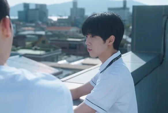 Кадр к 1 серии «Пятно на сердце»