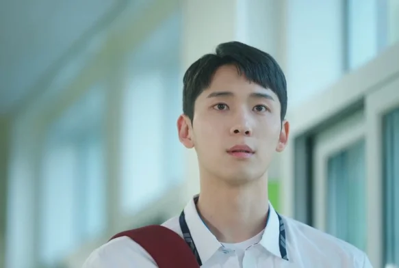 Кадр к 1 серии «Пятно на сердце»