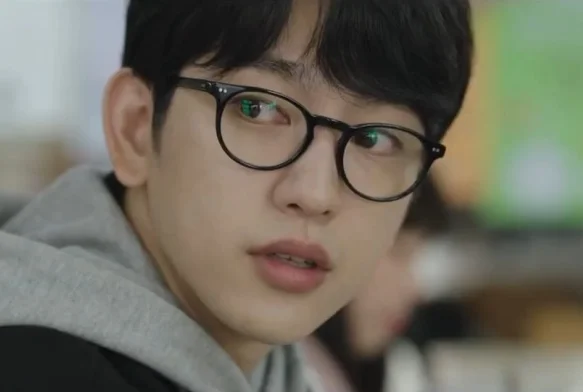 Кадр к 3 серии «Ведьма»