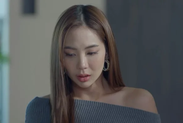 Кадр к 33 серии «Свет огненной росы»