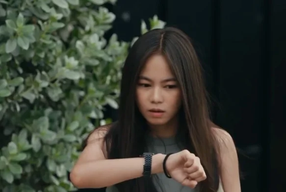 Кадр к 8 серии «Жемчужина класса Е»