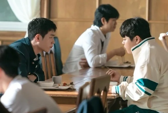 Кадр к 2 серии «Старшая школа под прикрытием»