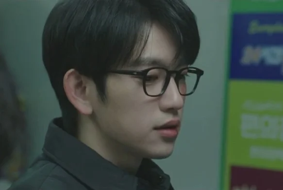 Кадр к 4 серии «Ведьма»