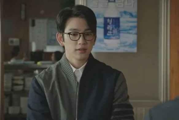 Кадр к 4 серии «Ведьма»