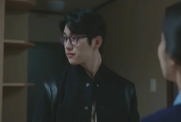 Кадр к 4 серии «Ведьма»