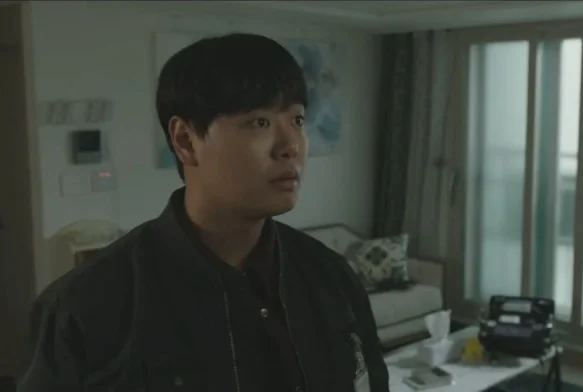 Кадр к 4 серии «Ведьма»