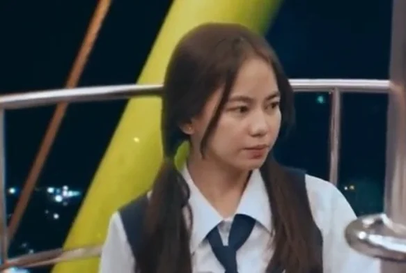 Кадр к 9 серии «Жемчужина класса Е»