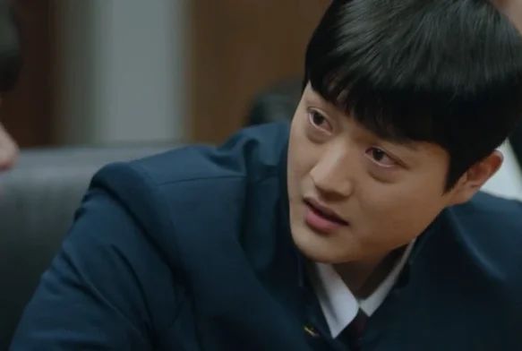 Кадр к 4 серии «Старшая школа под прикрытием»