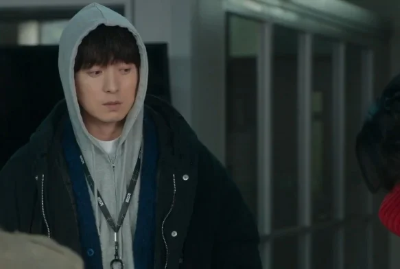 Кадр к 3 серии «Без маски»