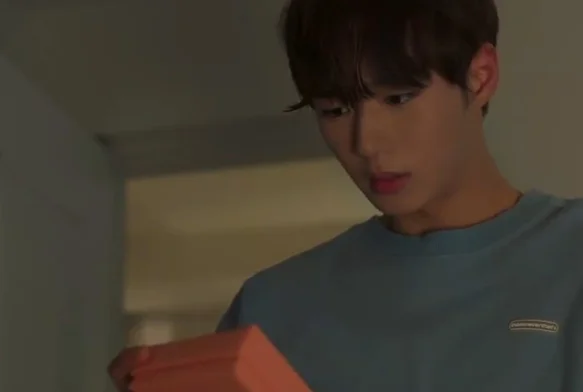 Кадр к 4 серии «Тайные отношения»