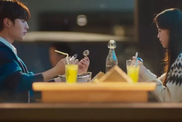 Кадр к 4 серии «Тайные отношения»