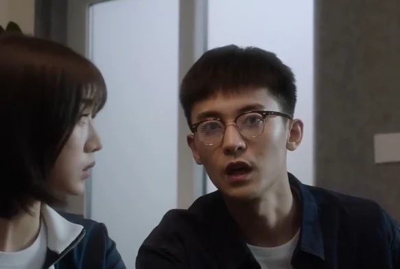 Кадр к 6 серии «Безмолвное чтение»