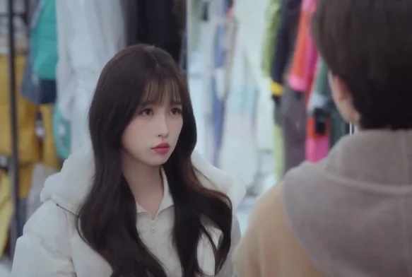 Кадр к 4 серии «Тсс, король спит»