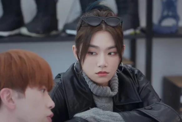 Кадр к 4 серии «Тсс, король спит»