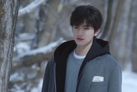 Кадр к 6 серии «Тсс, король спит»