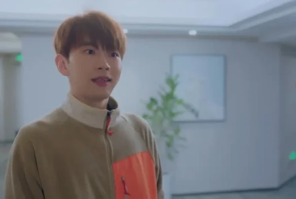 Кадр к 6 серии «Тсс, король спит»