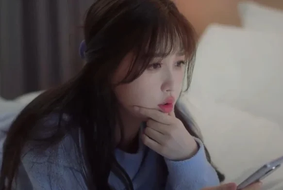 Кадр к 5 серии «Тсс, король спит»