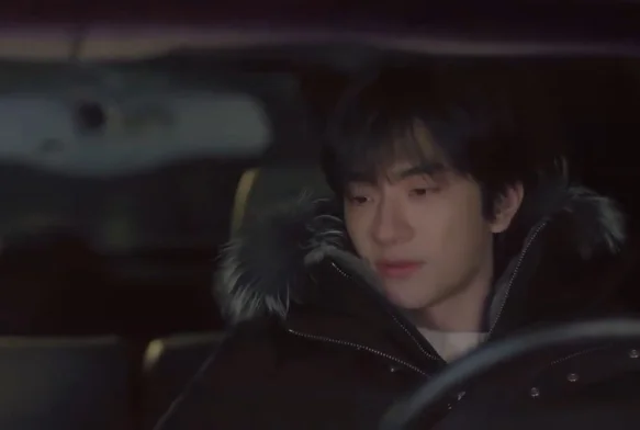 Кадр к 5 серии «Тсс, король спит»