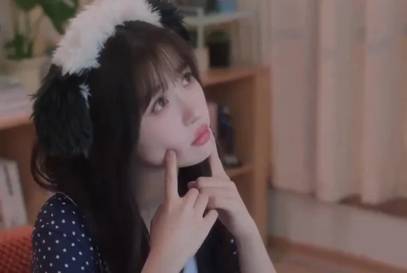 Кадр к 8 серии «Тсс, король спит»