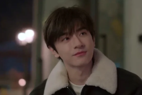 Кадр к 10 серии «Тсс, король спит»