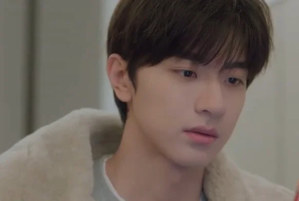 Кадр к 10 серии «Тсс, король спит»