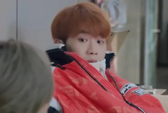 Кадр к 10 серии «Тсс, король спит»