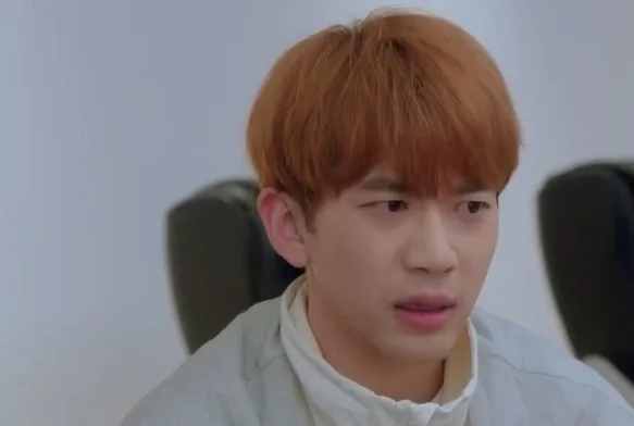 Кадр к 9 серии «Тсс, король спит»