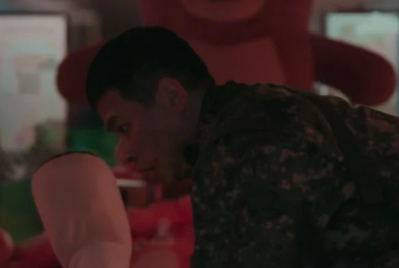 Кадр к 7 серии «Ньютопия»