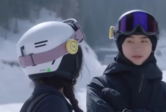 Кадр к 11 серии «Тсс, король спит»