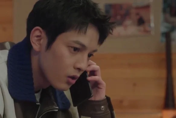 Кадр к 12 серии «Тсс, король спит»