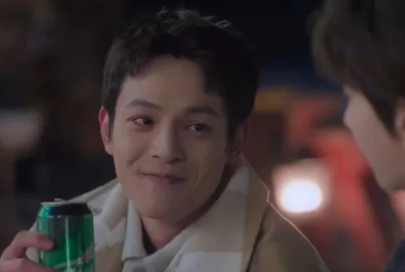 Кадр к 14 серии «Тсс, король спит»