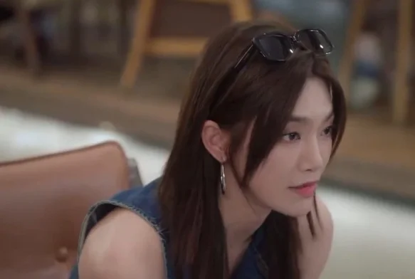 Кадр к 15 серии «Тсс, король спит»