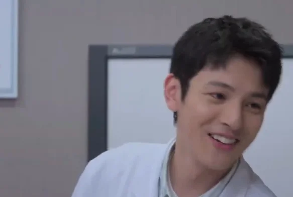 Кадр к 15 серии «Тсс, король спит»