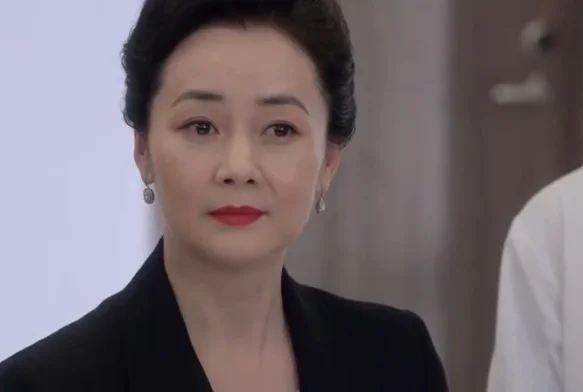 Кадр к 16 серии «Тсс, король спит»