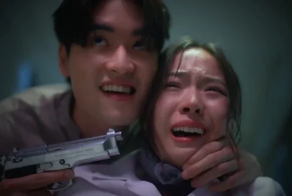 Кадр к 7 серии «Обратно со мной»