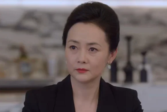 Кадр к 17 серии «Тсс, король спит»