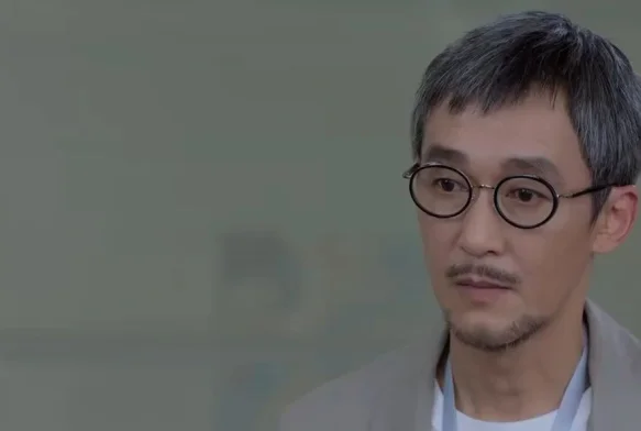 Кадр к 18 серии «Тсс, король спит»