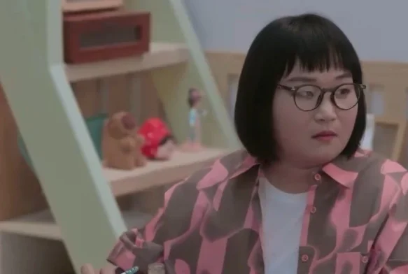 Кадр к 18 серии «Тсс, король спит»