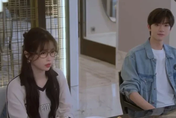 Кадр к 17 серии «Тсс, король спит»