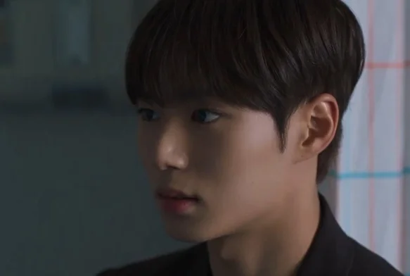 Кадр к 8 серии «Тайные отношения»