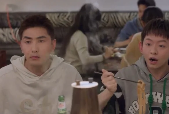 Кадр к 19 серии «Тсс, король спит»