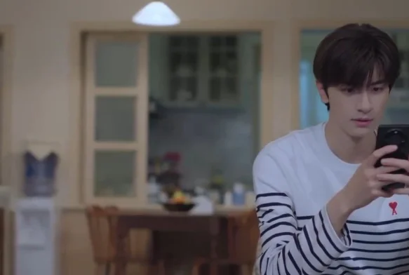 Кадр к 19 серии «Тсс, король спит»