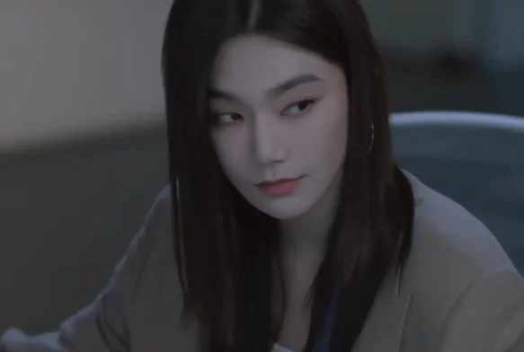 Кадр к 20 серии «Тсс, король спит»