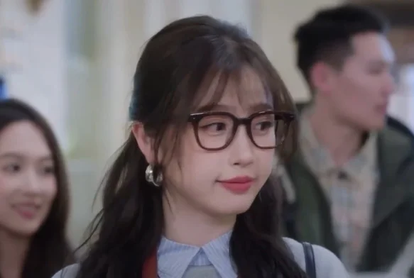 Кадр к 21 серии «Тсс, король спит»